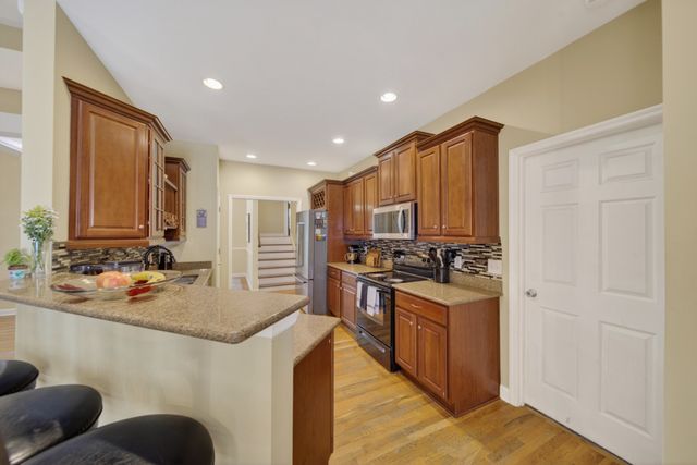 1015 Stafford Ct, Hendersonville, TN 37075