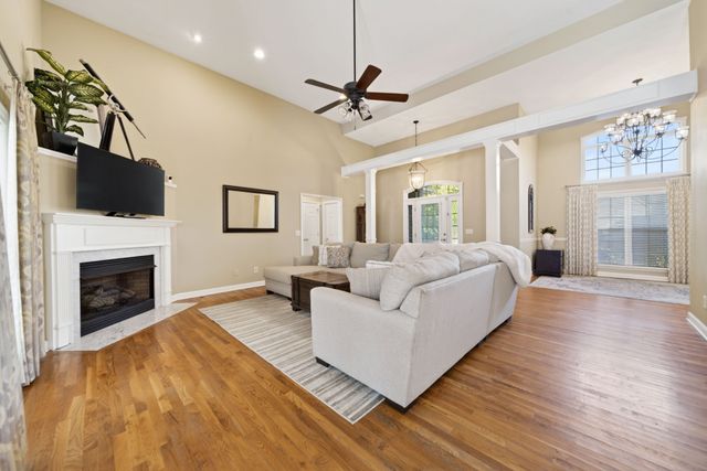 1015 Stafford Ct, Hendersonville, TN 37075