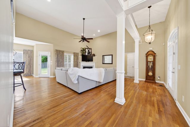 1015 Stafford Ct, Hendersonville, TN 37075