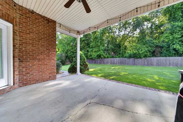 1015 Stafford Ct, Hendersonville, TN 37075