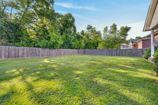 1015 Stafford Ct, Hendersonville, TN 37075