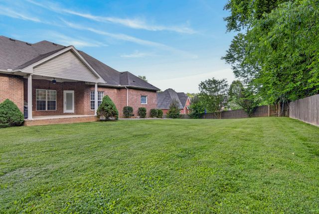 1015 Stafford Ct, Hendersonville, TN 37075