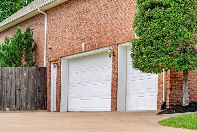 1015 Stafford Ct, Hendersonville, TN 37075