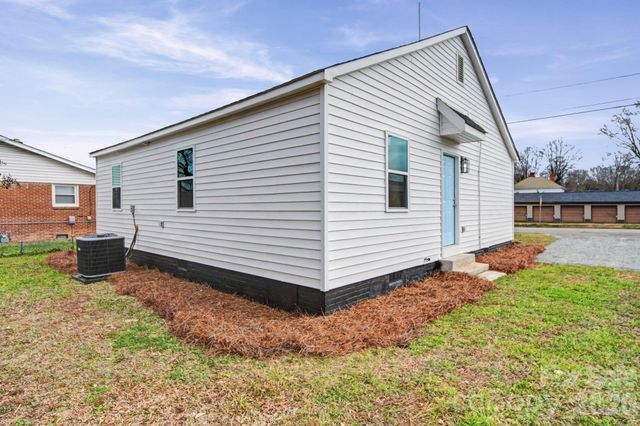 411 N Mulberry Street, Cherryville, NC 28021