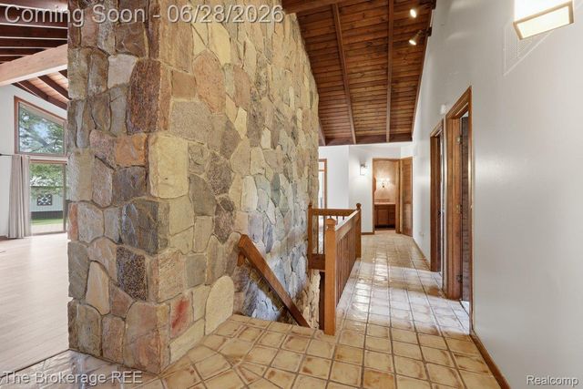 8475 Knox Road, Springfield Charter Township, MI 48348