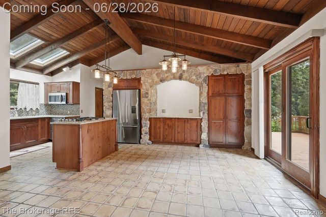 8475 Knox Road, Springfield Charter Township, MI 48348