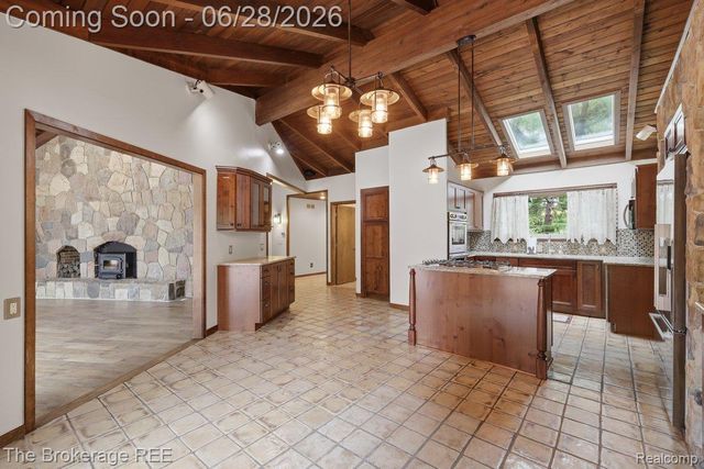 8475 Knox Road, Springfield Charter Township, MI 48348