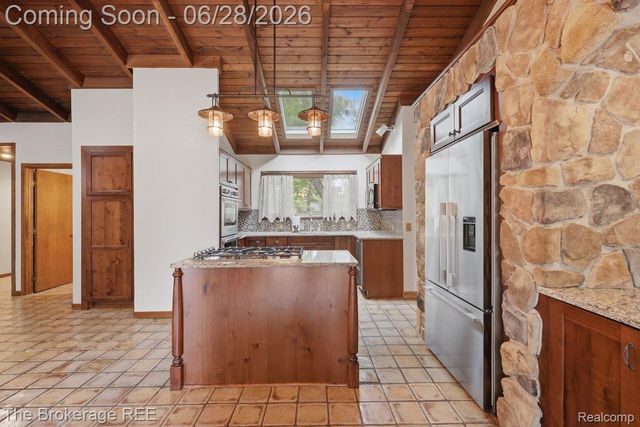 8475 Knox Road, Springfield Charter Township, MI 48348