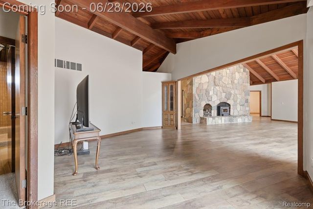 8475 Knox Road, Springfield Charter Township, MI 48348