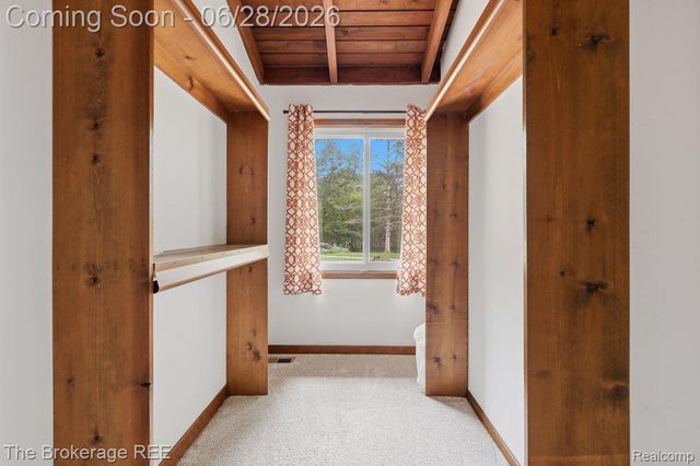 8475 Knox Road, Springfield Charter Township, MI 48348