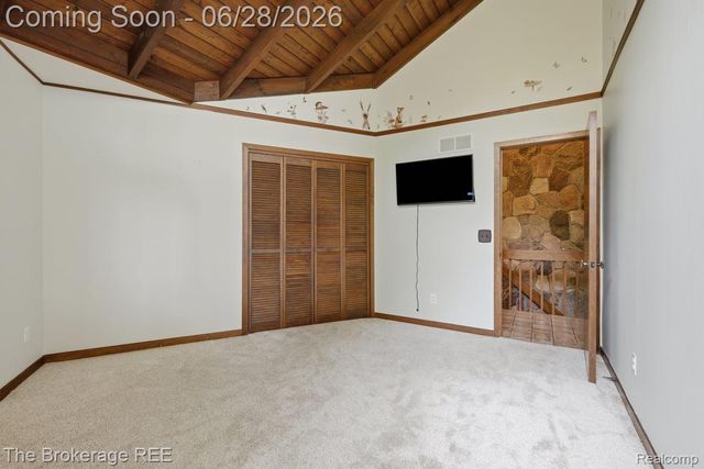 8475 Knox Road, Springfield Charter Township, MI 48348