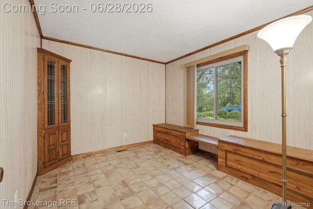 8475 Knox Road, Springfield Charter Township, MI 48348