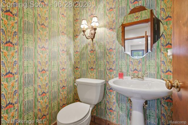 8475 Knox Road, Springfield Charter Township, MI 48348