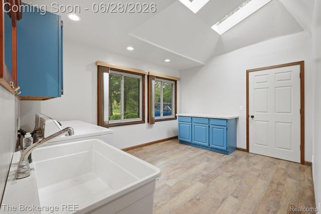 8475 Knox Road, Springfield Charter Township, MI 48348