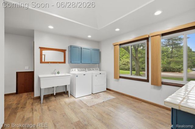 8475 Knox Road, Springfield Charter Township, MI 48348