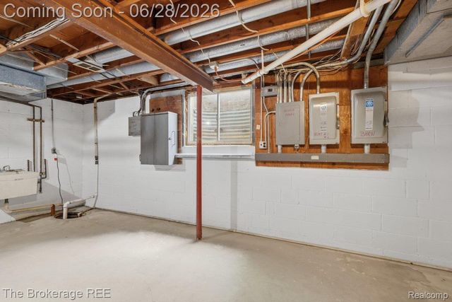 8475 Knox Road, Springfield Charter Township, MI 48348