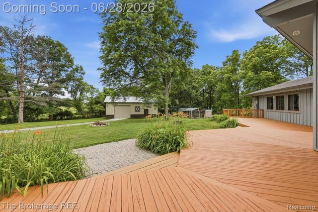 8475 Knox Road, Springfield Charter Township, MI 48348