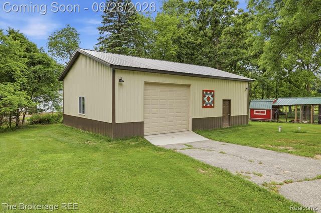 8475 Knox Road, Springfield Charter Township, MI 48348