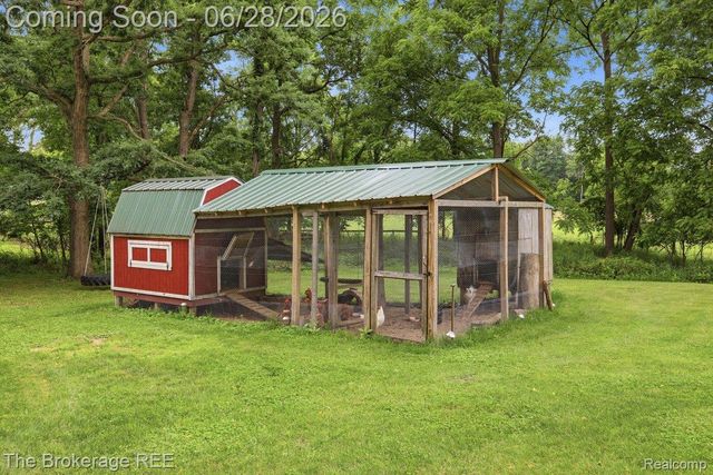 8475 Knox Road, Springfield Charter Township, MI 48348