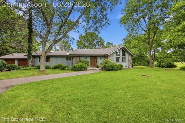 8475 Knox Road, Springfield Charter Township, MI 48348