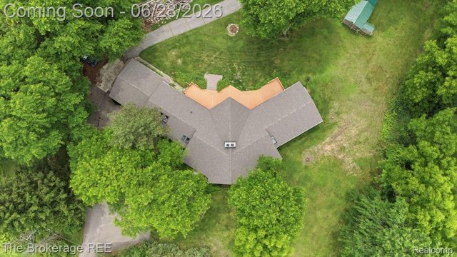 8475 Knox Road, Springfield Charter Township, MI 48348