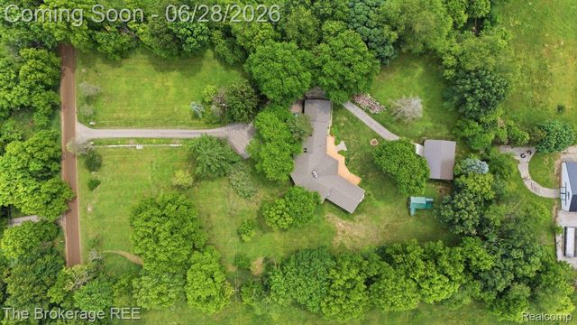 8475 Knox Road, Springfield Charter Township, MI 48348