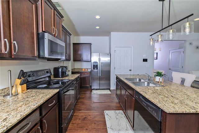 2084 Sawgrass Drive, Lovejoy, GA 30228