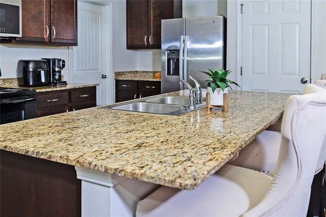 2084 Sawgrass Drive, Lovejoy, GA 30228