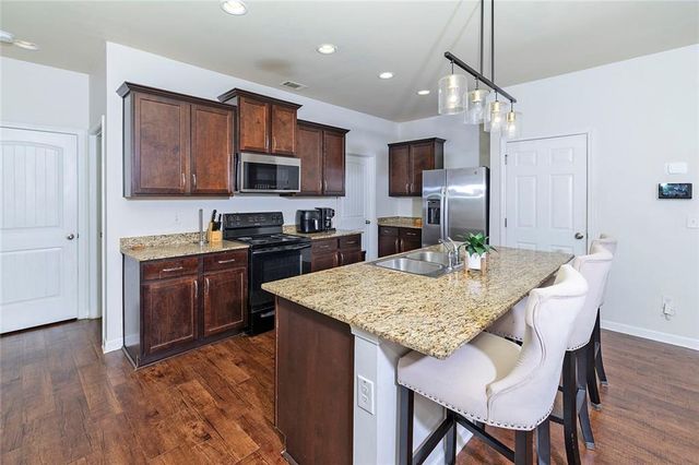 2084 Sawgrass Drive, Lovejoy, GA 30228