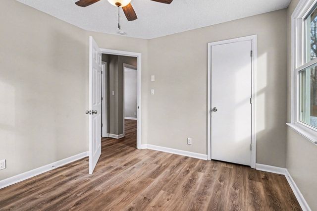 2117 Ferry Rd, Clarksville, TN 37040