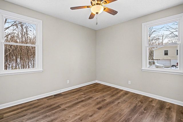 2117 Ferry Rd, Clarksville, TN 37040