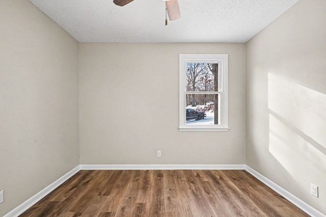 2117 Ferry Rd, Clarksville, TN 37040