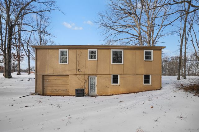 2117 Ferry Rd, Clarksville, TN 37040