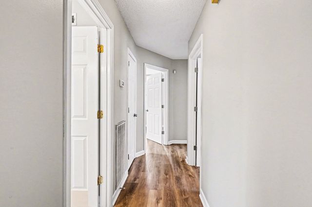 2117 Ferry Rd, Clarksville, TN 37040