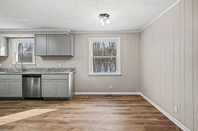 2117 Ferry Rd, Clarksville, TN 37040