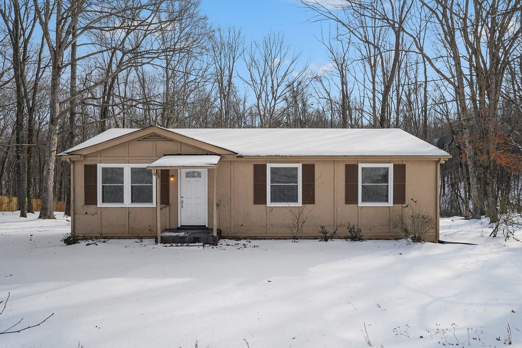 2117 Ferry Rd, Clarksville, TN 37040