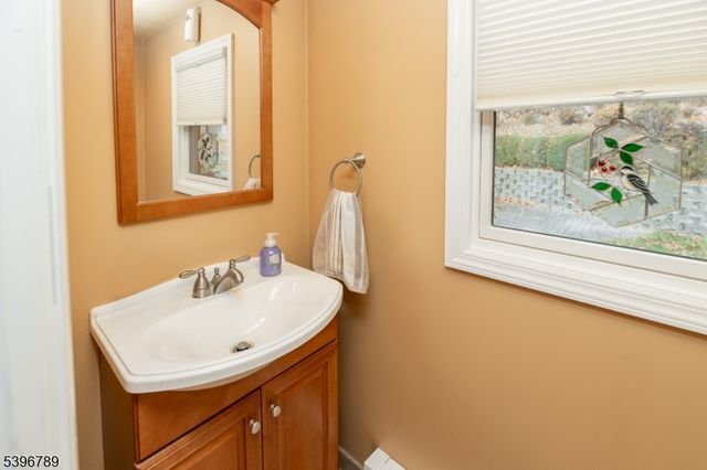 355 Rockport Rd, Mansfield Twp., NJ 07865