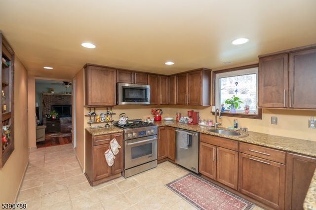 355 Rockport Rd, Mansfield Twp., NJ 07865