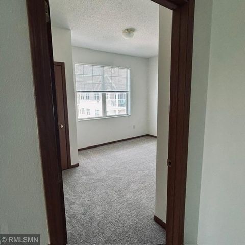 8341 Lyndale Avenue S 424, Bloomington, MN 55420