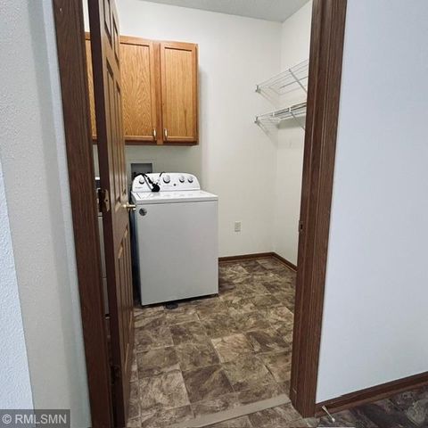 8341 Lyndale Avenue S 424, Bloomington, MN 55420