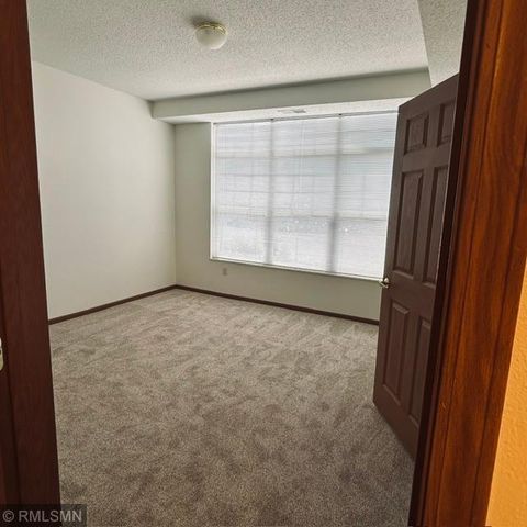 8341 Lyndale Avenue S 424, Bloomington, MN 55420
