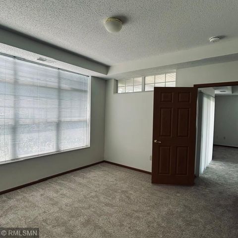 8341 Lyndale Avenue S 424, Bloomington, MN 55420