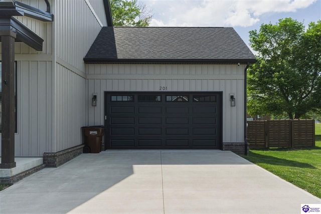201 Plumpurdy Drive, Hodgenville, KY 42748