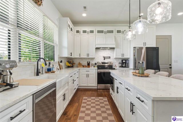 201 Plumpurdy Drive, Hodgenville, KY 42748