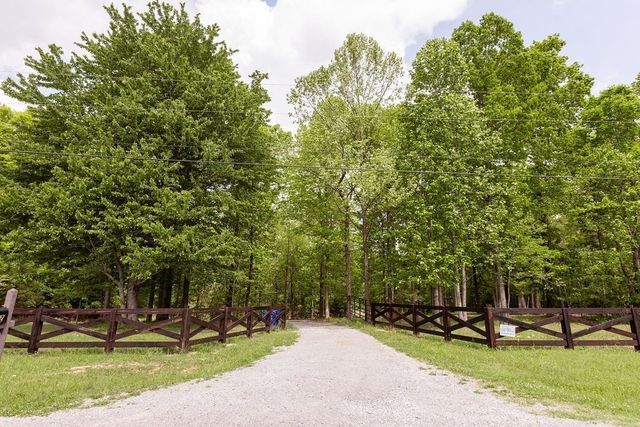 652 Northup Rd, Portland, TN 37148