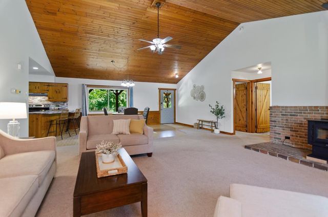 2594 WOOD LANE, Suamico, WI 54313