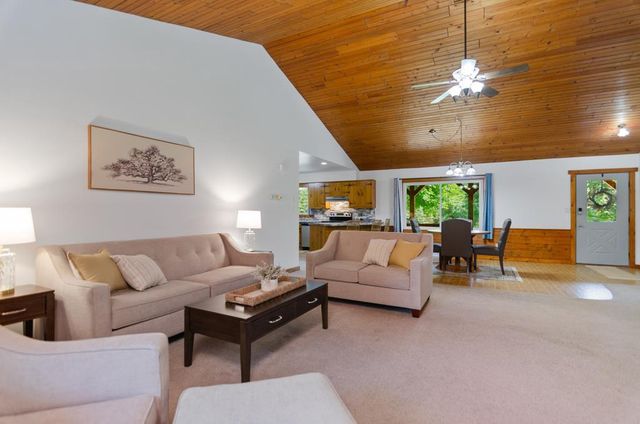2594 WOOD LANE, Suamico, WI 54313