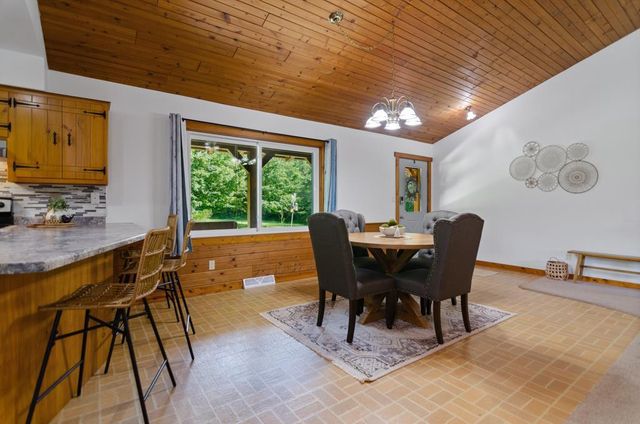 2594 WOOD LANE, Suamico, WI 54313