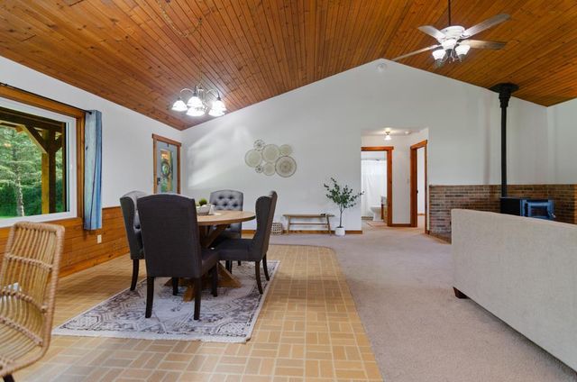 2594 WOOD LANE, Suamico, WI 54313