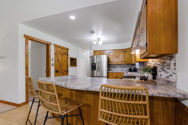 2594 WOOD LANE, Suamico, WI 54313